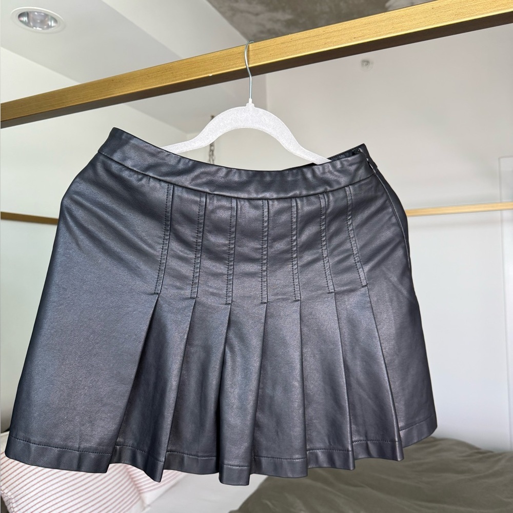 Francesca’s Blue Rain Black Faux Leather Skort
Size M Dark Academia Tennis Prep